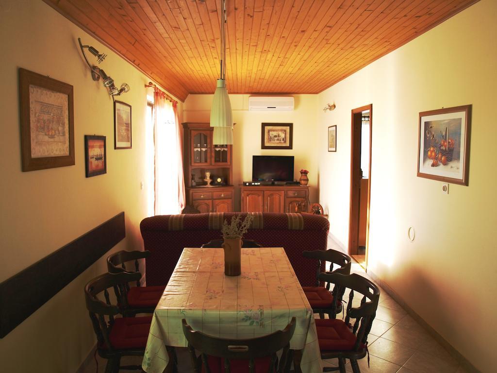 Apartment Zvonar Donji Okrug  Rum bild